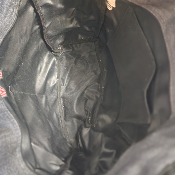 31 bag embroidered with a red W - Picture 5 of 5